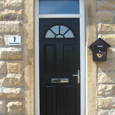 Pomfret House, 3 Bedrooms, Burnley Central, Contractors And Groups First Choice, Free Parking Exterior photo