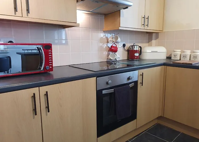 Pomfret House, 3 Bedrooms, Burnley Central, Contractors And Groups First Choice, Free Parking
