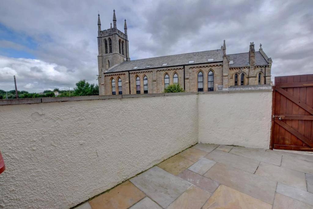 Casa de Férias Pomfret House, 3 Bedrooms, Central, Contractors And Groups First Choice, Free Parking Burnley