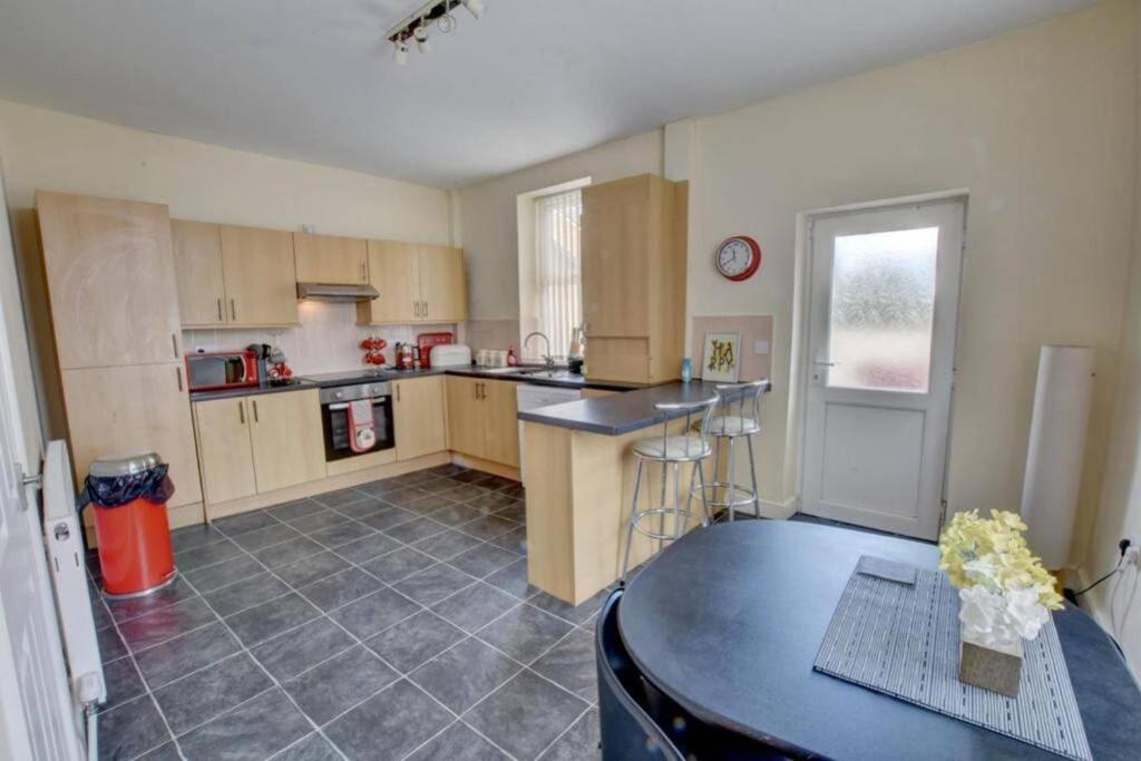 Casa de Férias Pomfret House, 3 Bedrooms, Central, Contractors And Groups First Choice, Free Parking