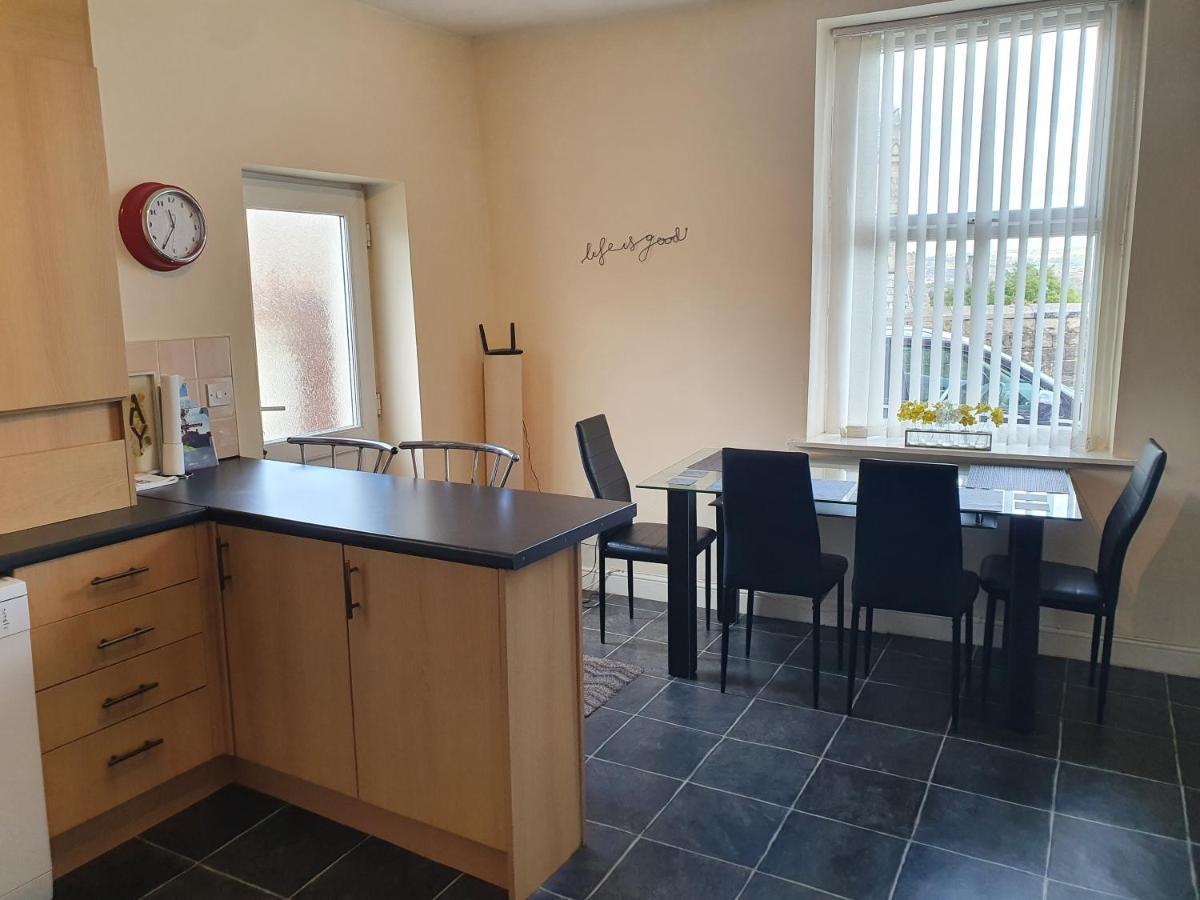 Holiday home Pomfret House, 3 Bedrooms, Central, Contractors And Groups First Choice, Free Parking *